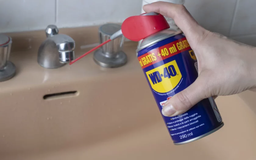 WD-40 in de badkamer gebruiken